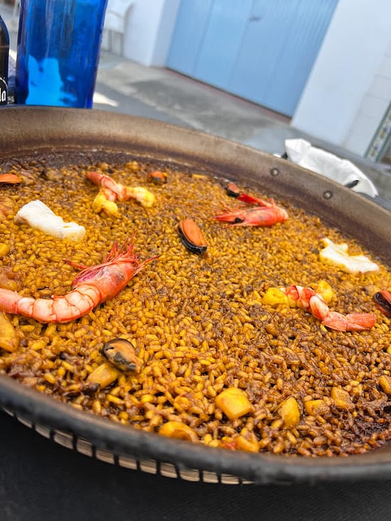 A picture containing food, indoor, pan, dishDescription automatically generated